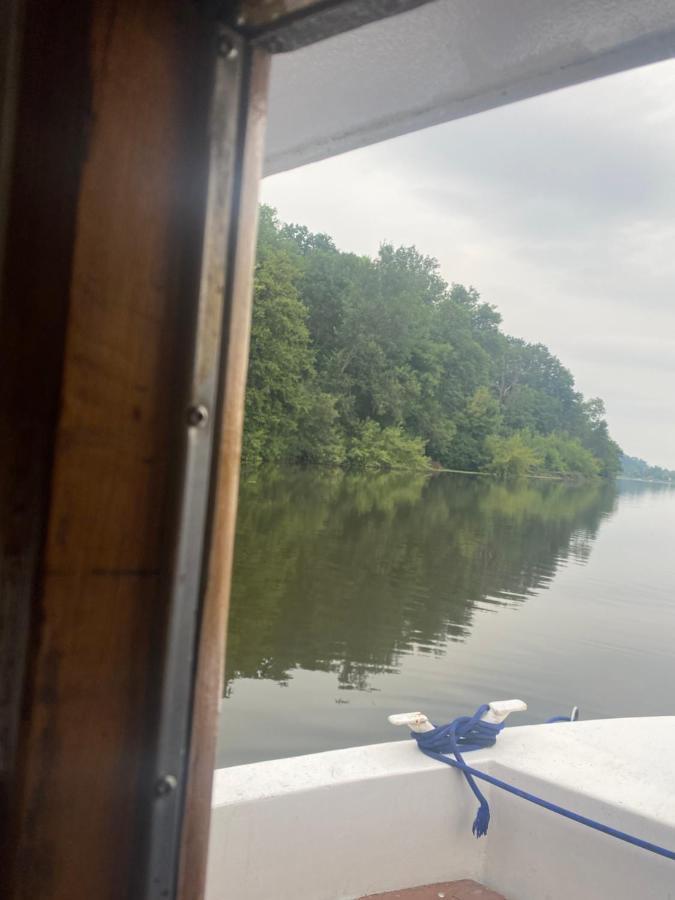 Zouw Hausboat Zakotven -pouze * Roudnice nad Labem