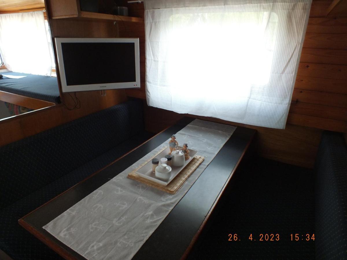 Zouw Hausboat Zakotven -pouze Bateau-hôtel Roudnice nad Labem