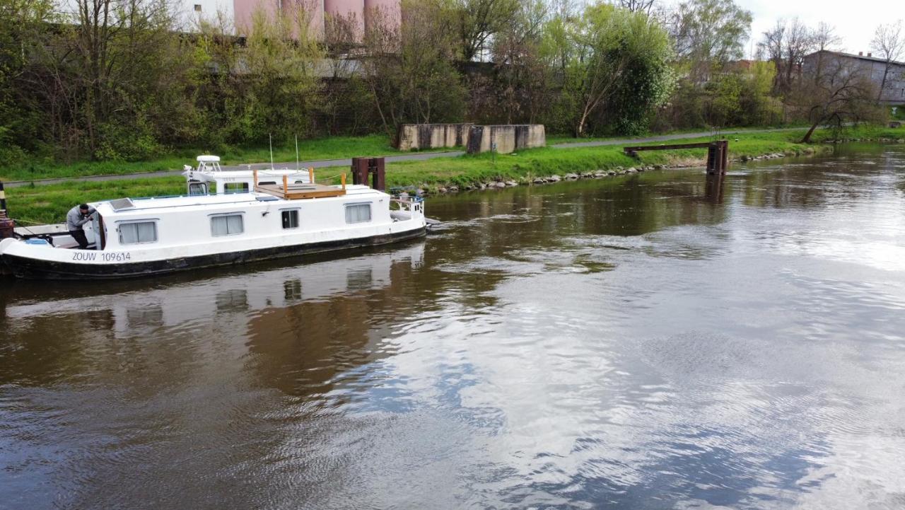 Zouw Hausboat Zakotven -pouze Roudnice nad Labem
